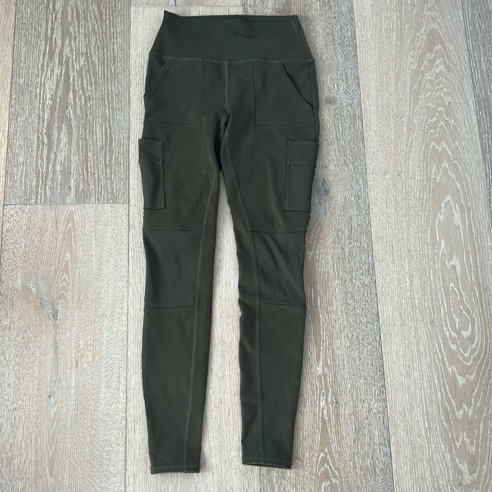 Alo Yoga high waist cargo leggings olive green XS